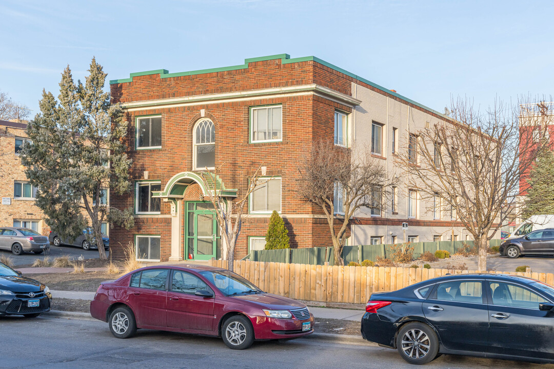 2737 Blaisdell Ave in Minneapolis, MN - Foto de edificio