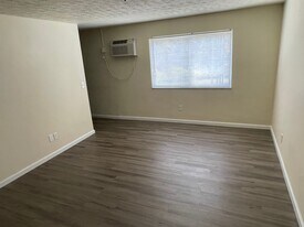 792 N Fred Shuttlesworth Cir, Unit 1