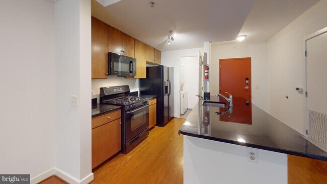 1117 10th St NW
