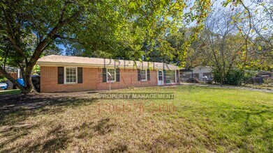 2220 Gennings Ct in Columbus, GA - Building Photo - Building Photo