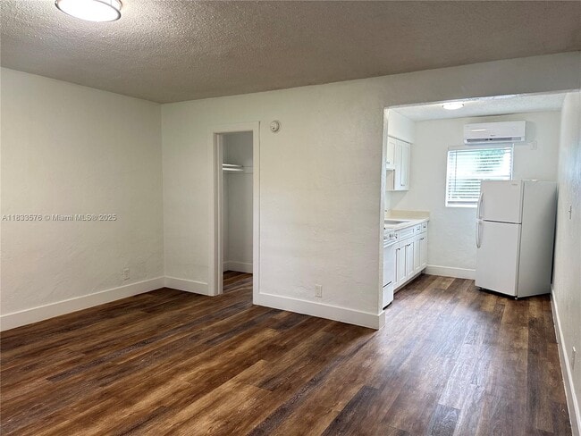 property at 1821 Thomas St