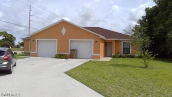 103 SE 13th St in Cape Coral, FL - Building Photo