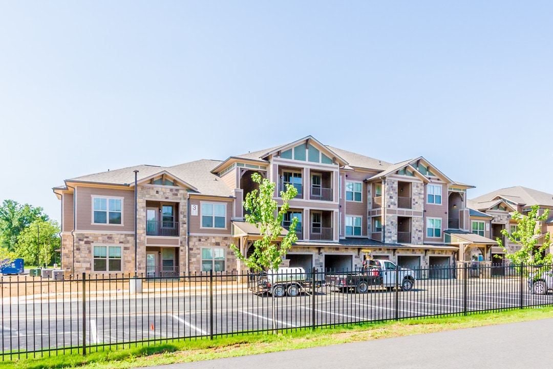 The Reserve at Tucker Creek in Conway, AR - Building Photo