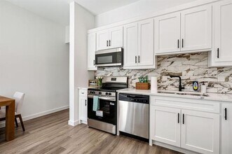 1313 Hunt St in Commerce, TX - Building Photo - Building Photo