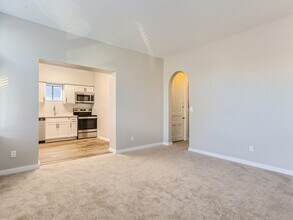1330 N Downing St in Denver, CO - Foto de edificio - Interior Photo