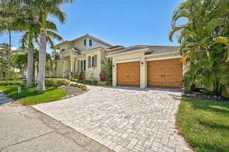 830 Tarawitt Dr in Longboat Key, FL - Building Photo - Building Photo