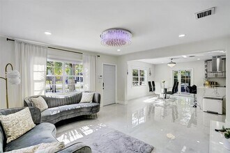 1129 NE 2nd Ave in Fort Lauderdale, FL - Building Photo - Building Photo