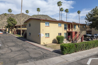 North Mountain Foothills in Phoenix, AZ - Building Photo - Building Photo