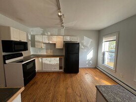 134-138 N Main St in Newport, NH - Building Photo