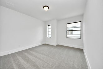 12010 Royal Oaks Banner Wy in Houston, TX - Building Photo - Building Photo