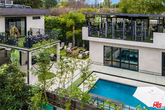 18589 Linnet St in Los Angeles, CA - Building Photo - Building Photo