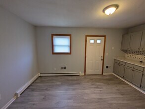 998 Campbell Ave in West Haven, CT - Building Photo - Building Photo