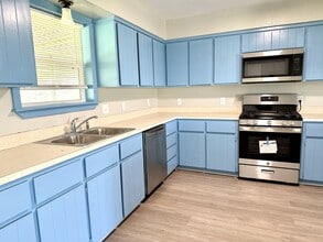 39 Melody Ln in Lone Grove, OK - Building Photo - Building Photo