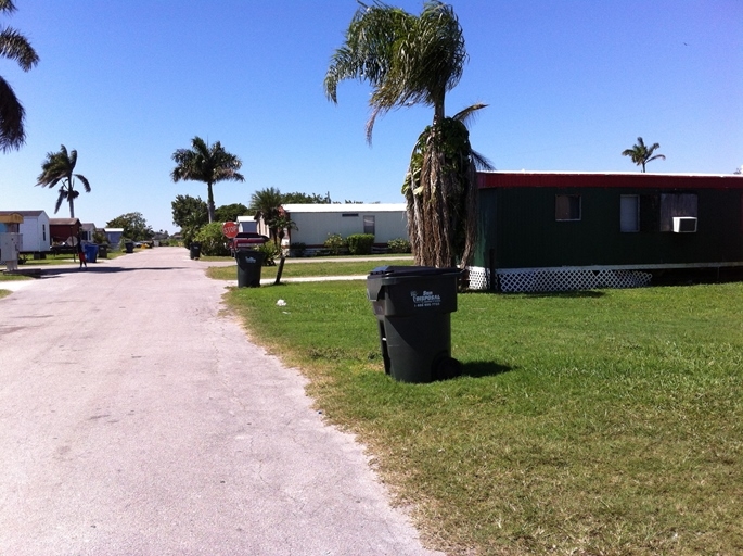 Crosby Mobile Home Park in Pahokee, FL - Building Photo