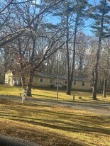 20 Dartmouth Rd in Mansfield, CT - Building Photo