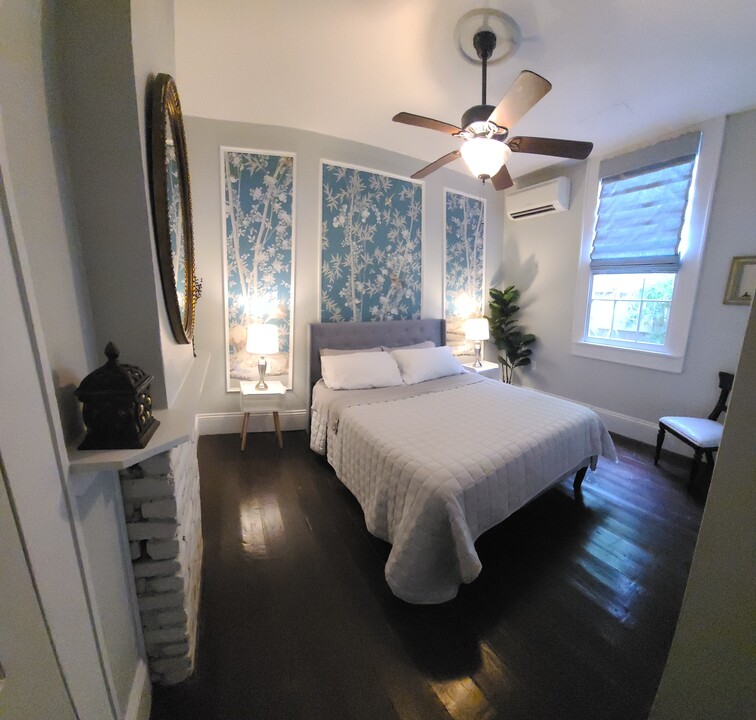 2431 Dauphine St, Unit Dauphine Guesthouse in New Orleans, LA - Building Photo