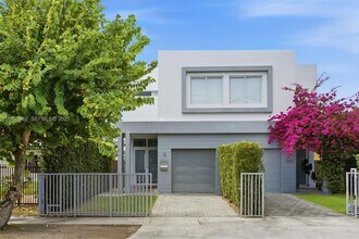 2852 SW 32nd Ct in Miami, FL - Building Photo - Building Photo