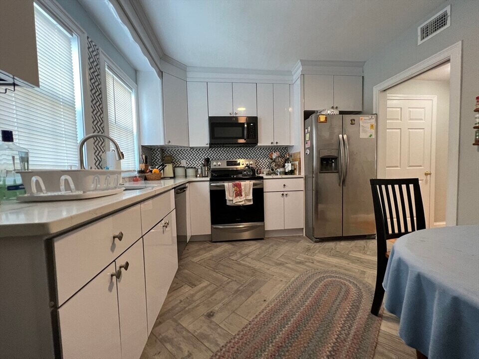 4 Appleton St, Unit 3 in Quincy, MA - Building Photo