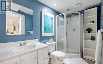 2488 Newport St in Burlington, ON - Building Photo - Building Photo