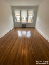 87 Winchester St, Unit 5 in Brookline, MA - Foto de edificio - Building Photo