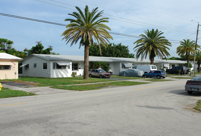 1595 NW 60th Ave in Fort Lauderdale, FL - Building Photo - Building Photo