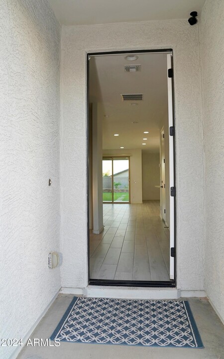 13337 W Tether Trail in Peoria, AZ - Building Photo