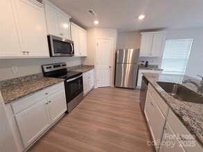 1513 Nia Rd, Unit 411 in Charlotte, NC - Building Photo - Building Photo