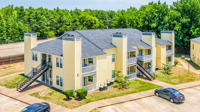 River Oaks Apartments in Shreveport, LA - Foto de edificio - Building Photo