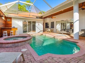 1309 Briarwood Ct in Naples, FL - Building Photo