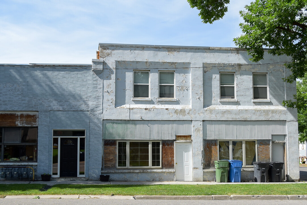 39 Main St in Wellsville, UT - Building Photo