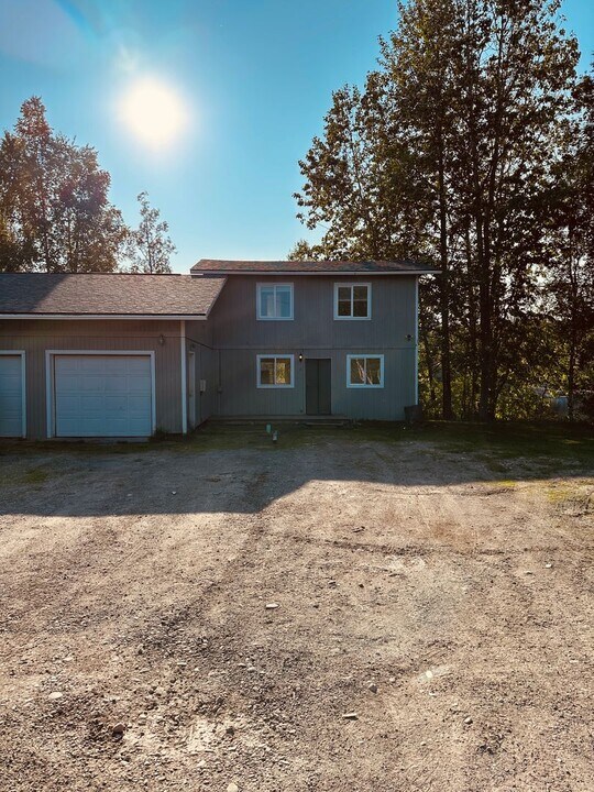1670 N Basie Point Cir in Wasilla, AK - Building Photo