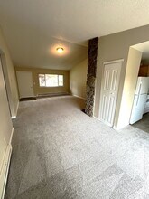 18950 NW Shadow Ln in Portland, OR - Building Photo - Building Photo