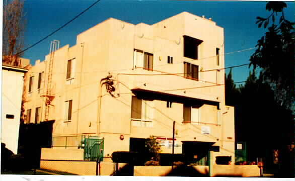 11023 Hartsook St in North Hollywood, CA - Building Photo