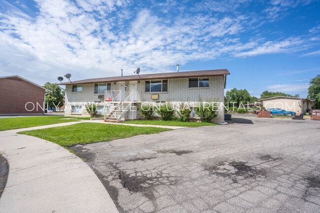 1052 Virginia Cir in Orem, UT - Building Photo - Building Photo