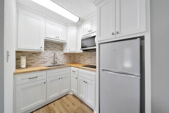 4072 TX-105 in Navasota, TX - Building Photo - Building Photo