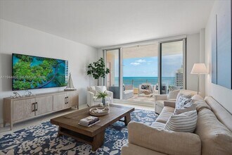 791 Crandon Blvd, Unit 1501 in Key Biscayne, FL - Foto de edificio - Building Photo