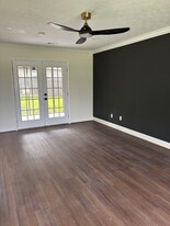 859 Dekalb St in Auburn, AL - Building Photo