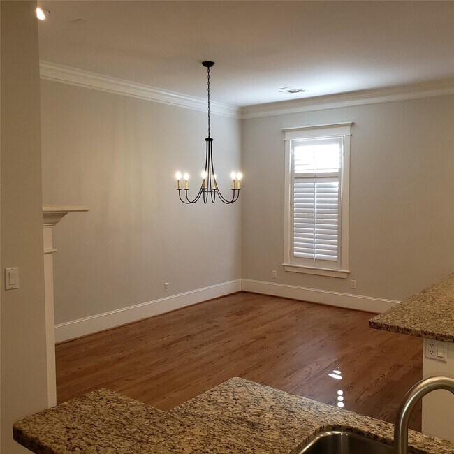 916 Lawrence St in Houston, TX - Building Photo - Building Photo