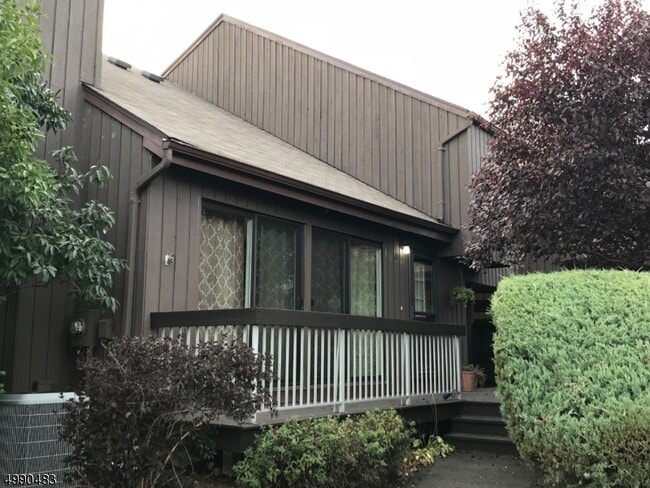 property at 2814 Bloomingdale Dr