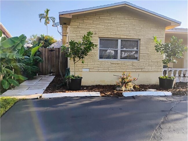 property at 4121 Thomas St