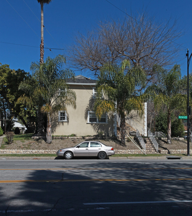 1201 W Victory Blvd in Burbank, CA - Building Photo - Building Photo