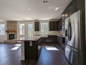 311 Sunderland Dr in Mount Juliet, TN - Foto de edificio - Building Photo