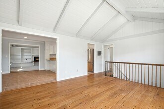 72 Locust Ave in New Canaan, CT - Building Photo - Building Photo