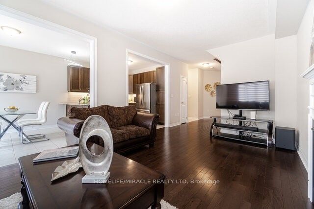 117 Finegan Cir in Brampton, ON - Building Photo - Building Photo