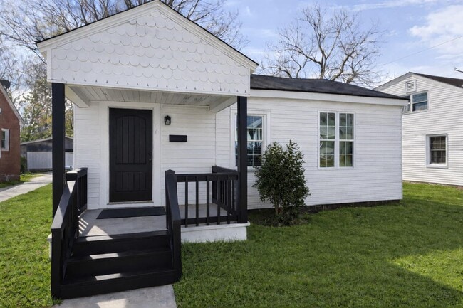 property at 307 Manhattan Ave