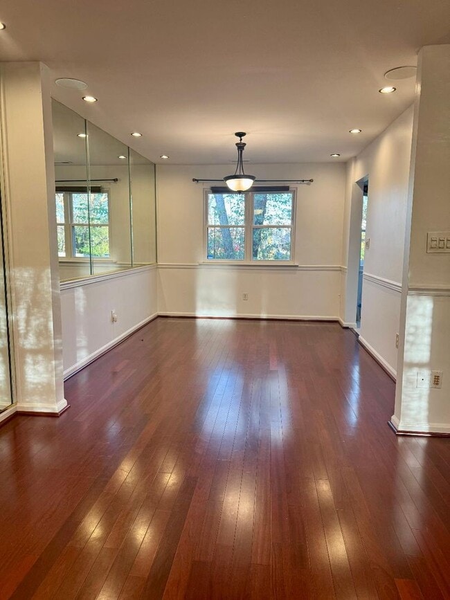 1036 Glen Willow Dr in Virginia Beach, VA - Building Photo - Building Photo