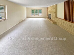 5802 Tazewell Pike in Knoxville, TN - Building Photo - Building Photo