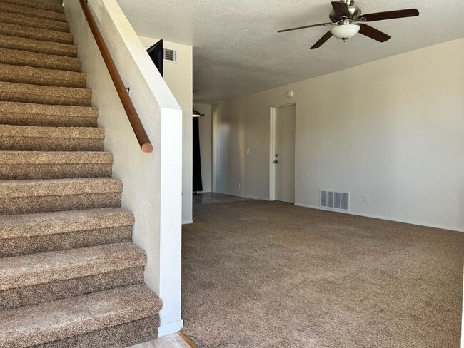 1017 W Perdew Ave in Ridgecrest, CA - Building Photo - Building Photo