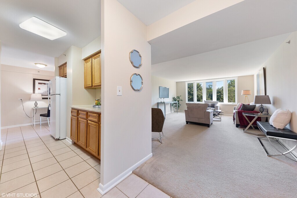 Spinning Wheel Apartments Hinsdale, IL Apartments