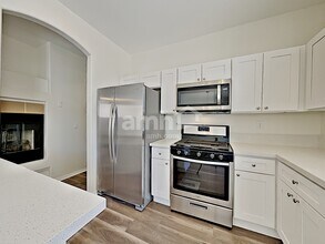 265 S Summer Meadow St in Henderson, NV - Building Photo - Building Photo